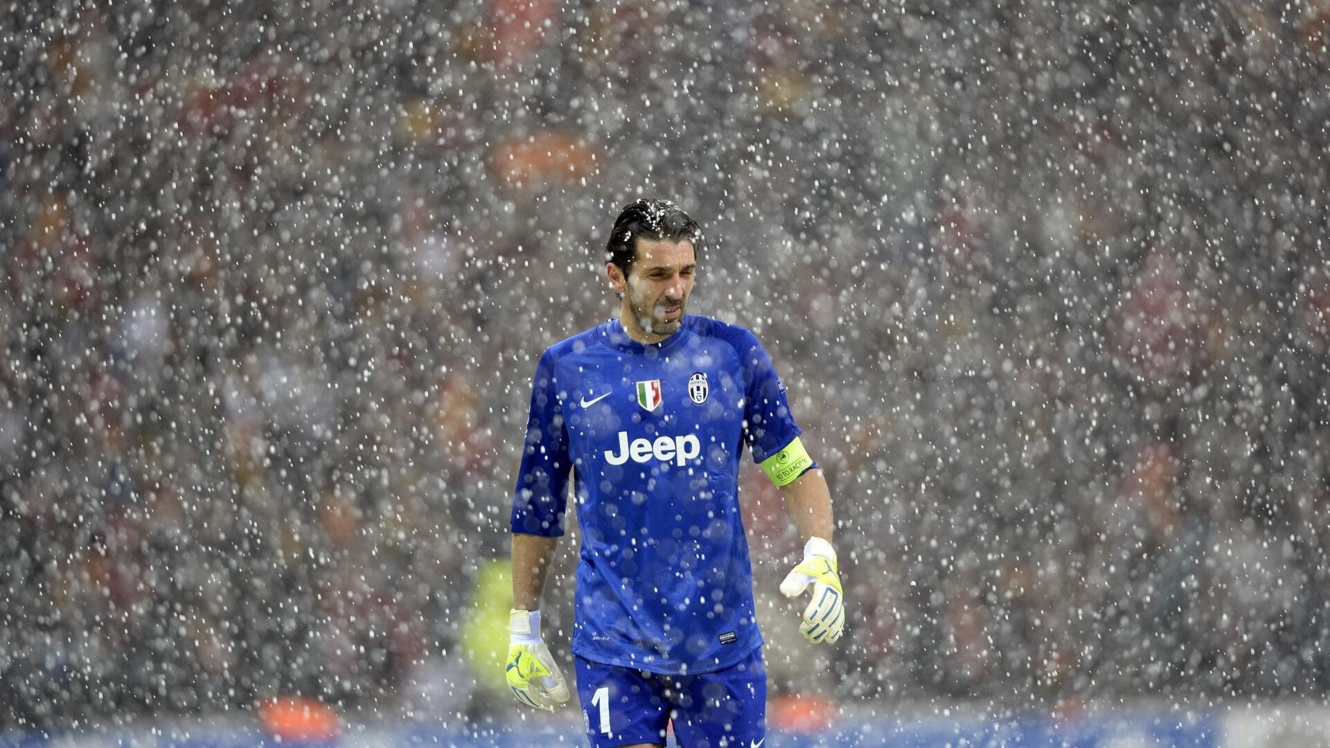 “漂移艺术：弯道飞旋的极致表现”，弯道漂移为什么要打反方向