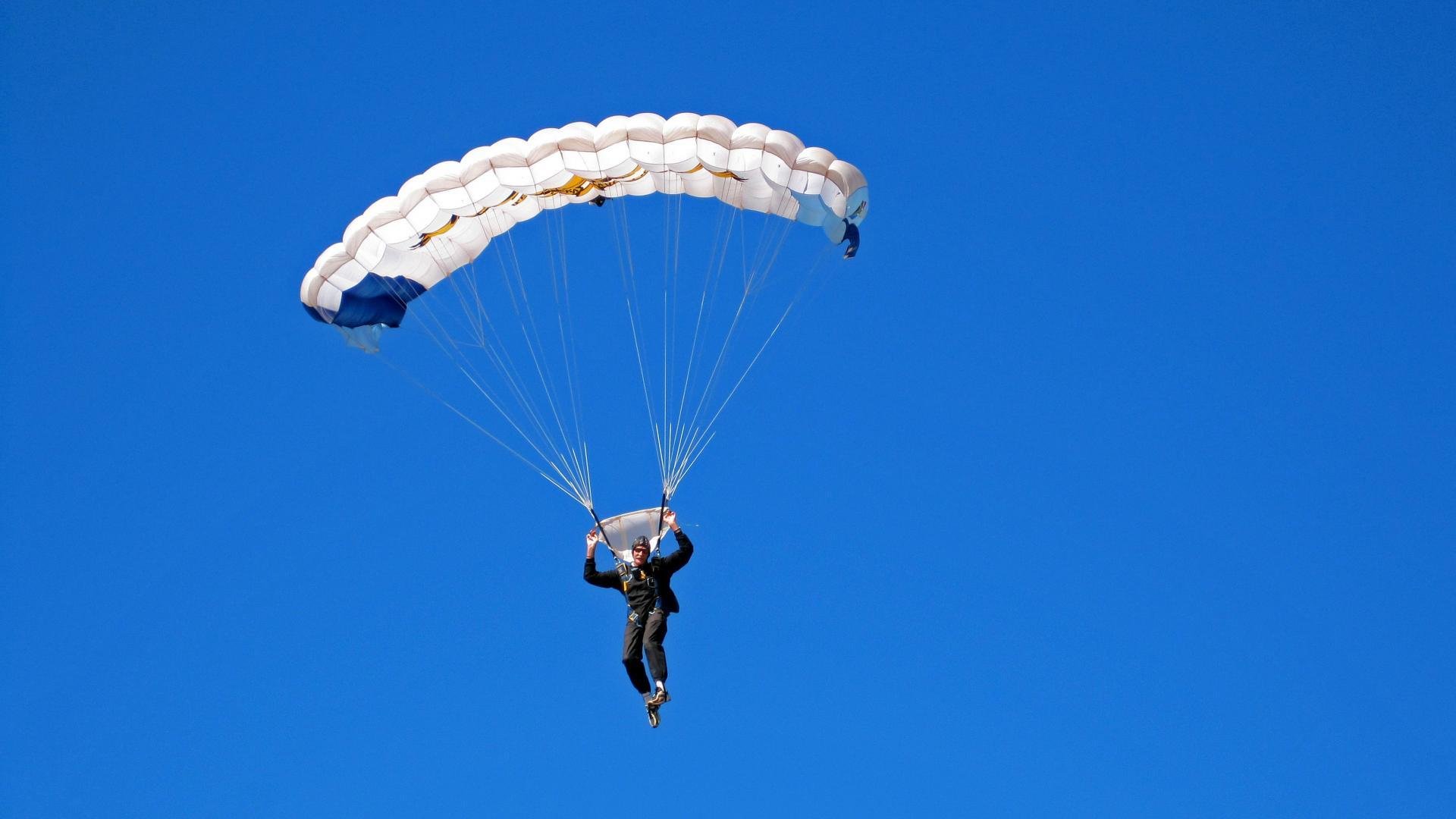 全国青少年篮球“健康成长”志愿服务在广西持续火热，全国青少年业余篮球联赛