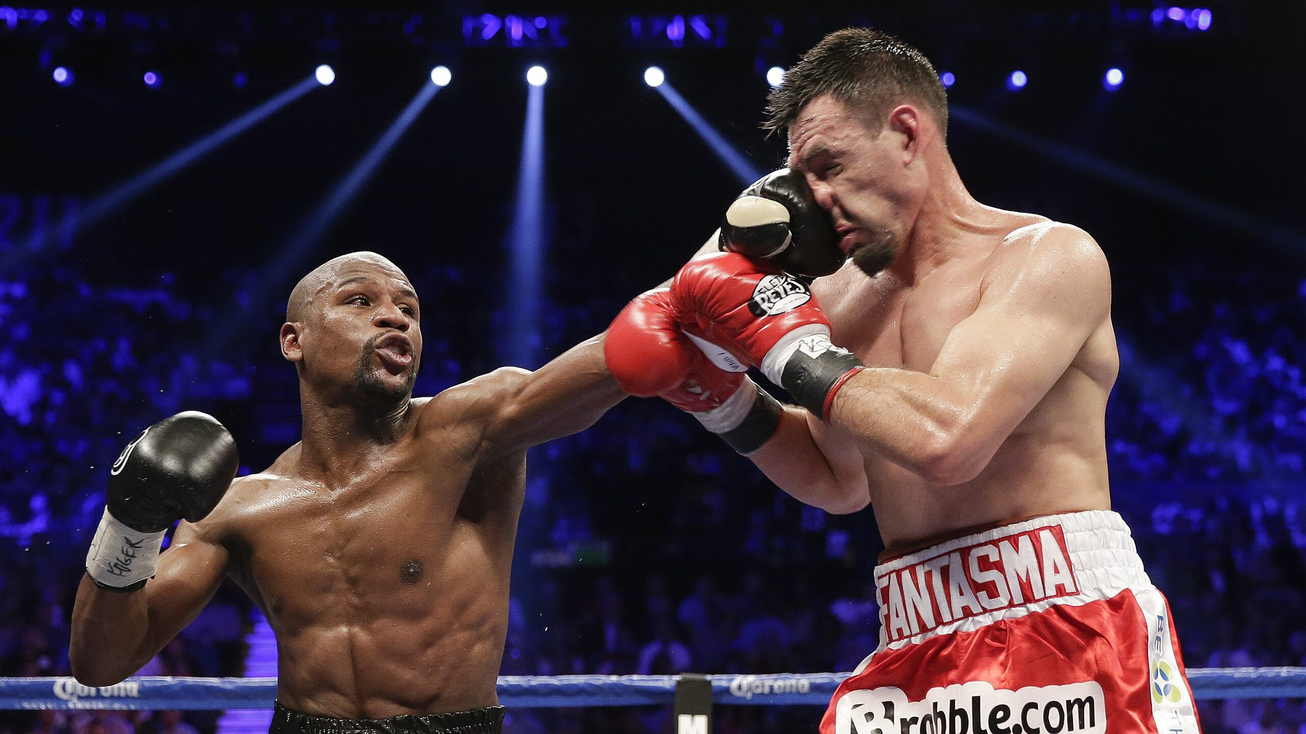 破纪录时刻：球场上不断打破历史的瞬间，打破纪录的意思